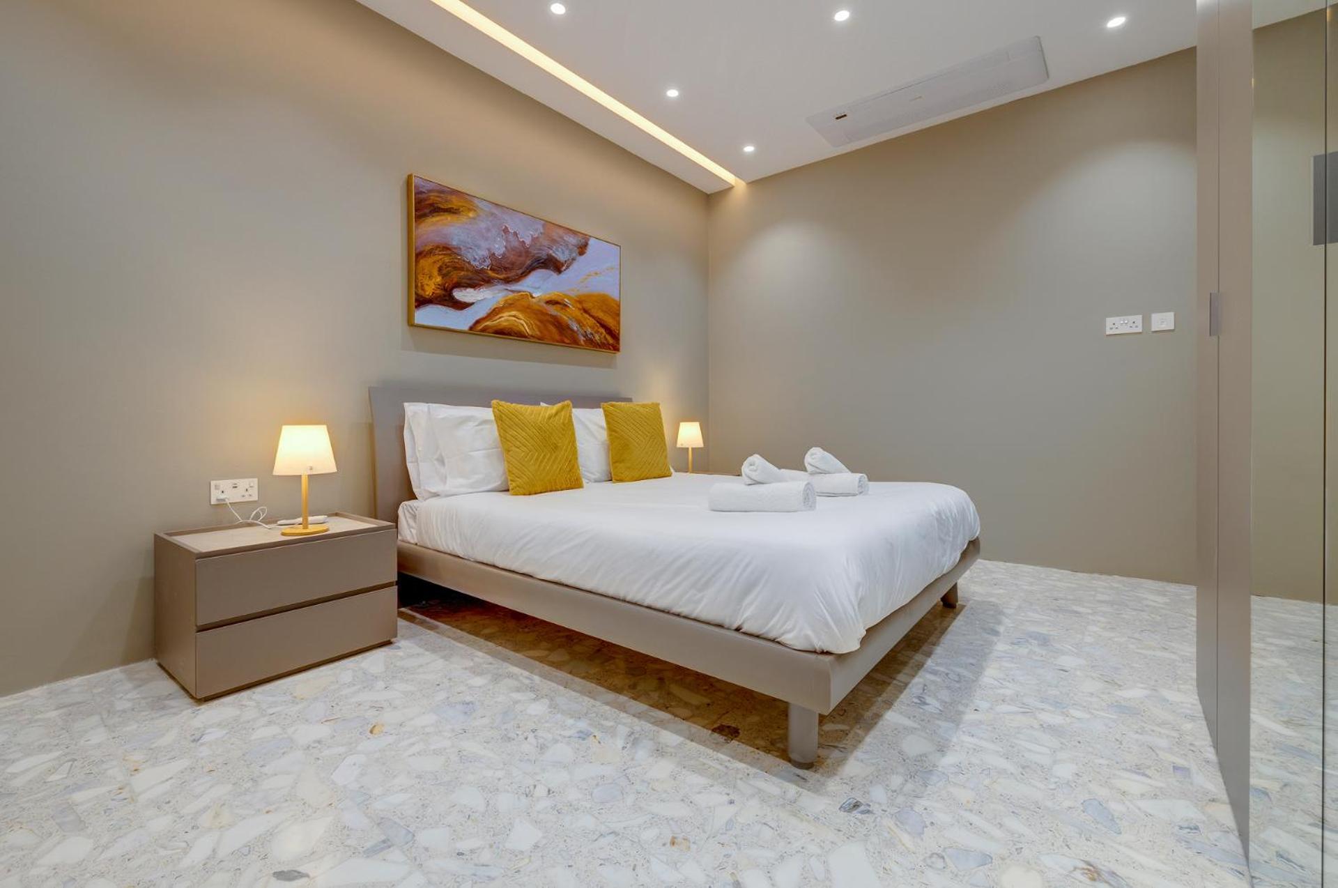 Premier Seafront Living: Ultra-luxury In